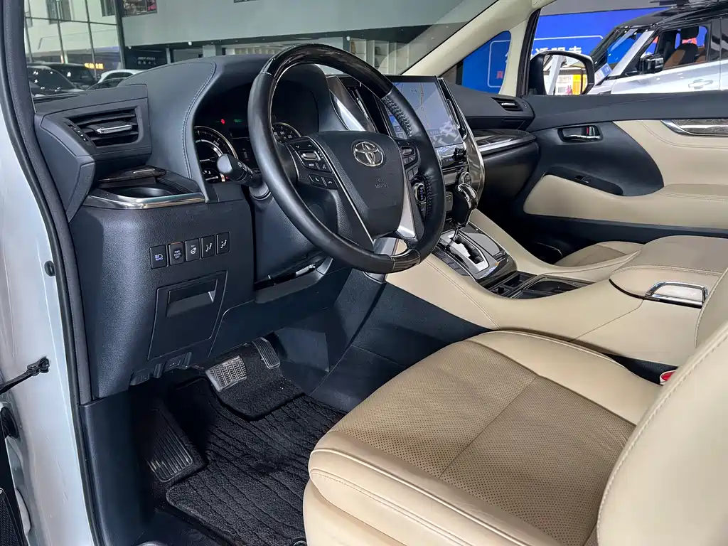 Toyota Alphard 2022 — фото 2