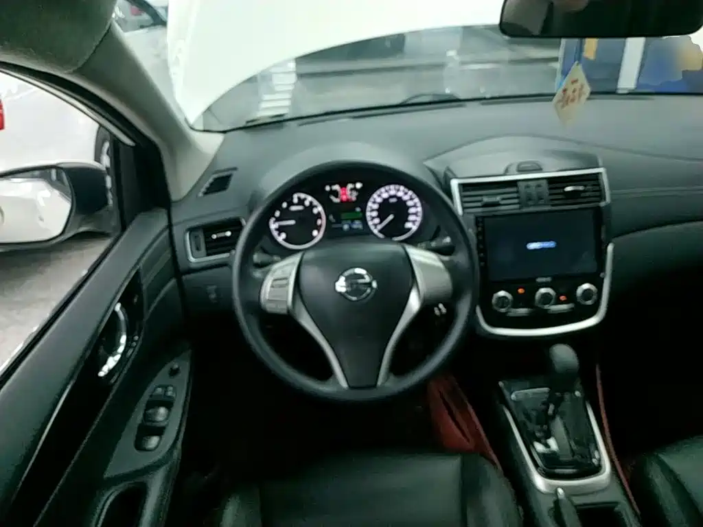 Nissan Tiida 2019 — фото 11