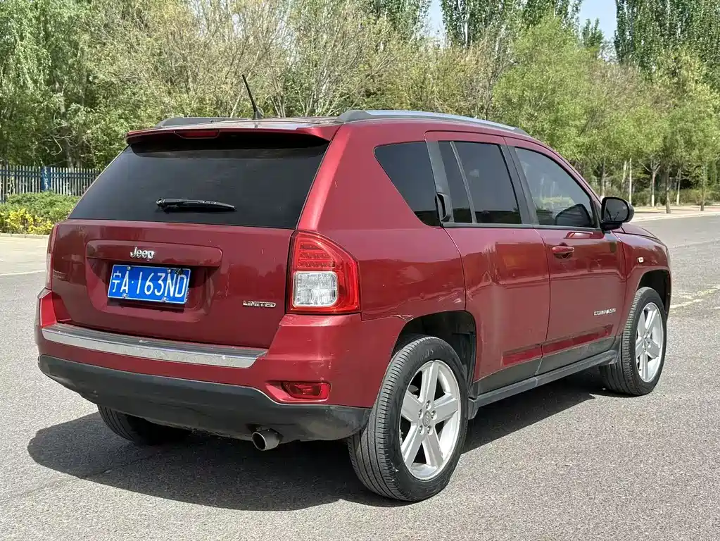Jeep Compass 2012 — фото 4