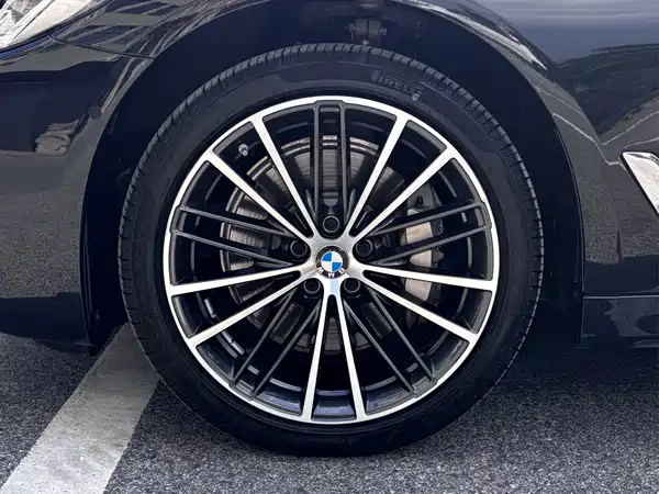 BMW 5 Series 2023