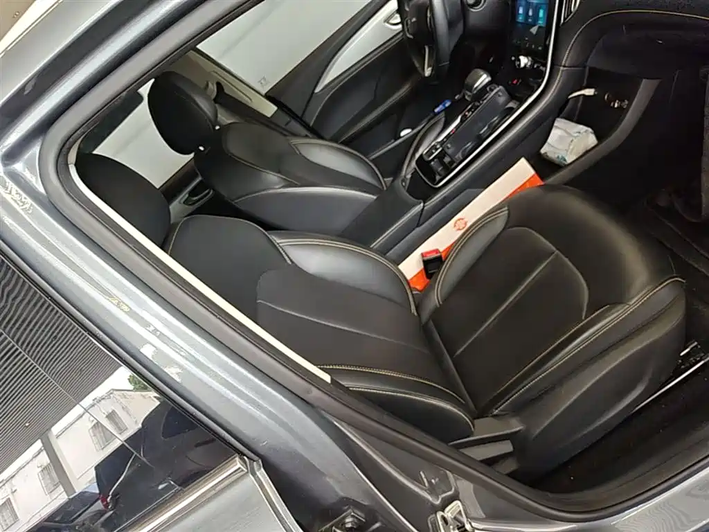 Roewe i6 MAX New Energy 2022 — фото 25