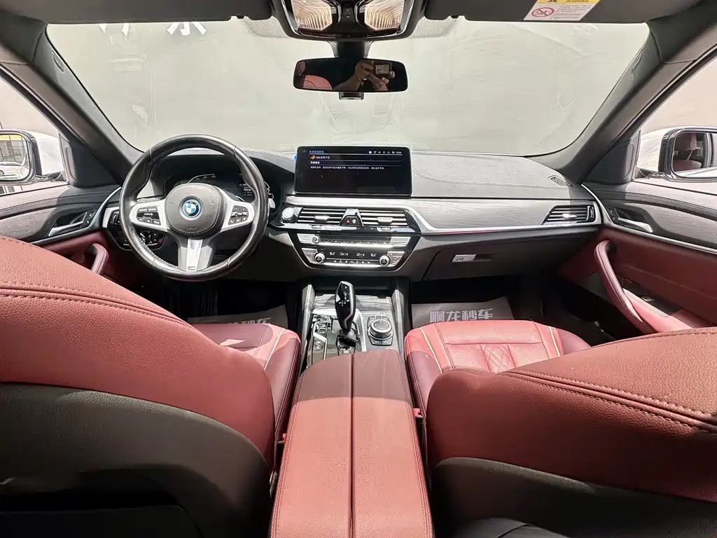 BMW 5 Series New Energy 2022 — фото 25