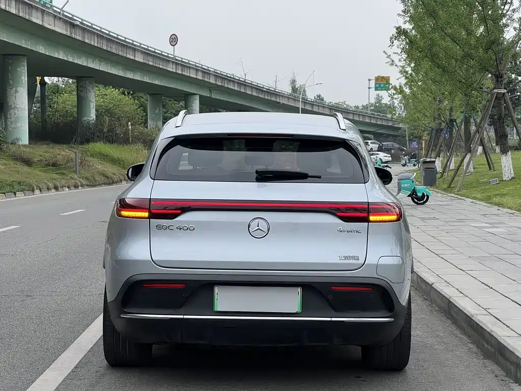 Mercedes-Benz EQC 2021 — фото 17