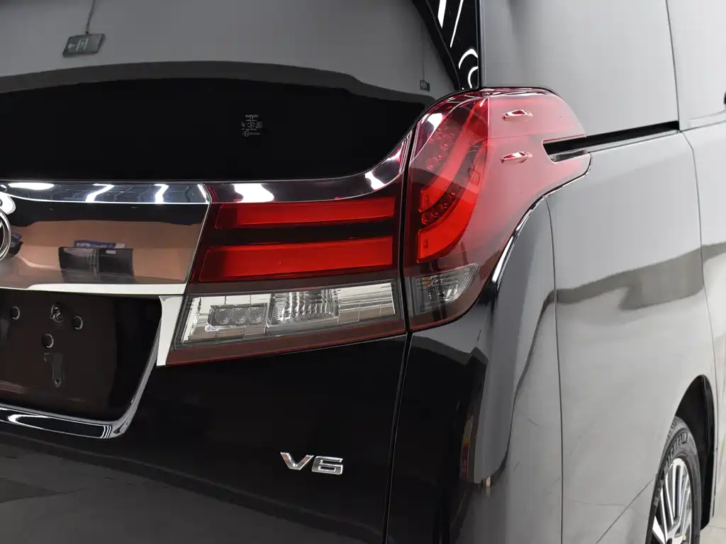 Toyota Alphard 2016 — фото 16