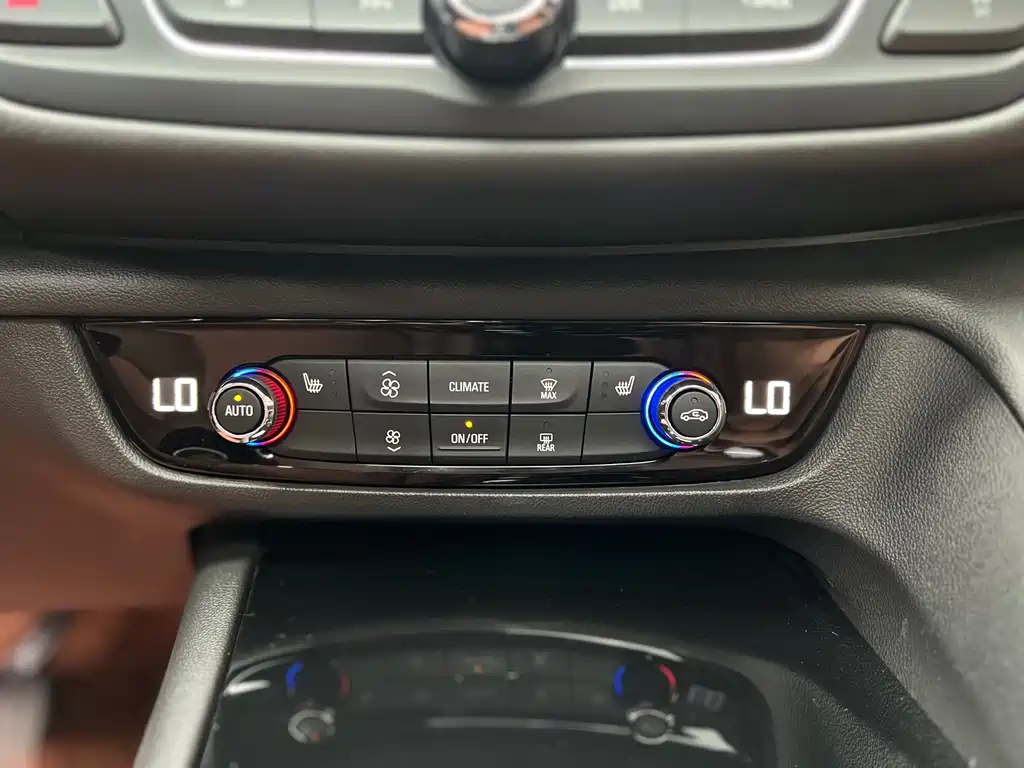 Buick Regal 2022 — фото 13