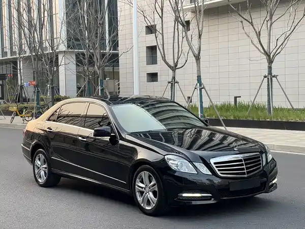 Mercedes-Benz E-Class 2010