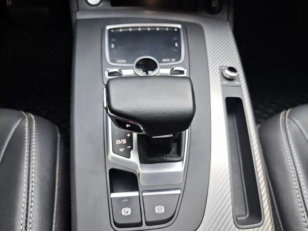 Audi Q5L 2021 — фото 13