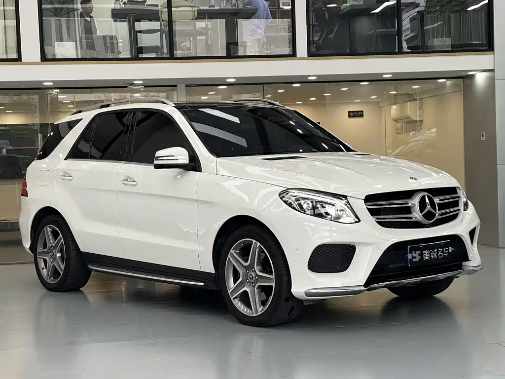 Mercedes-Benz GLE 2018 — фото 2