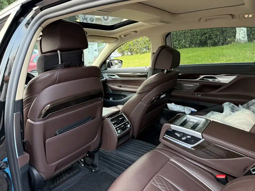 BMW 7 Series 2021 — фото 11