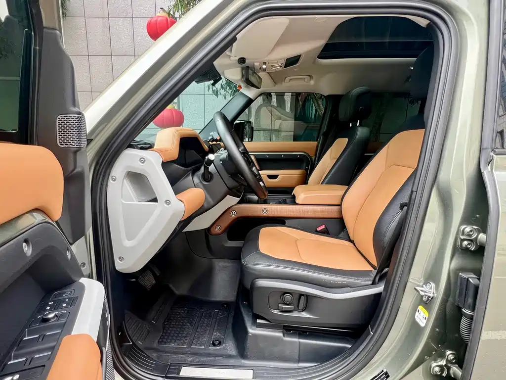 Land Rover Defender 2022 — фото 16