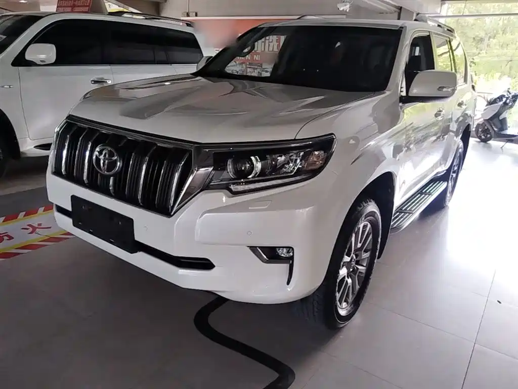 Toyota Prado 2019 — фото 1