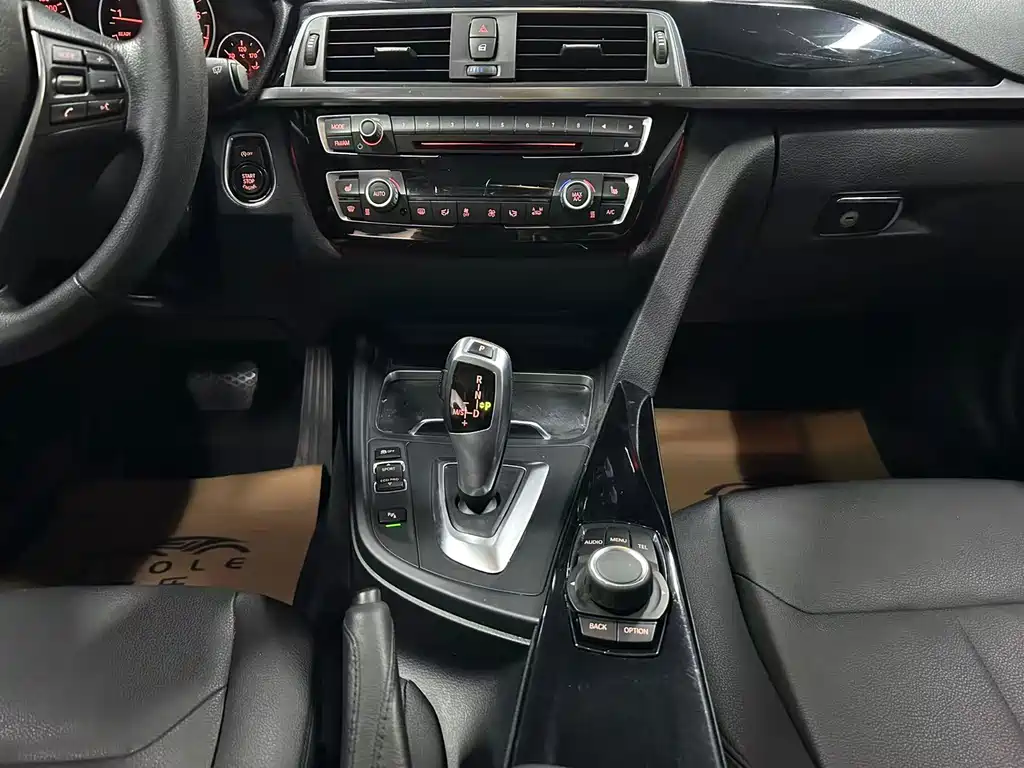 BMW 3 Series 2016 — фото 12