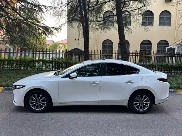 Mazda 3 Axela 2021