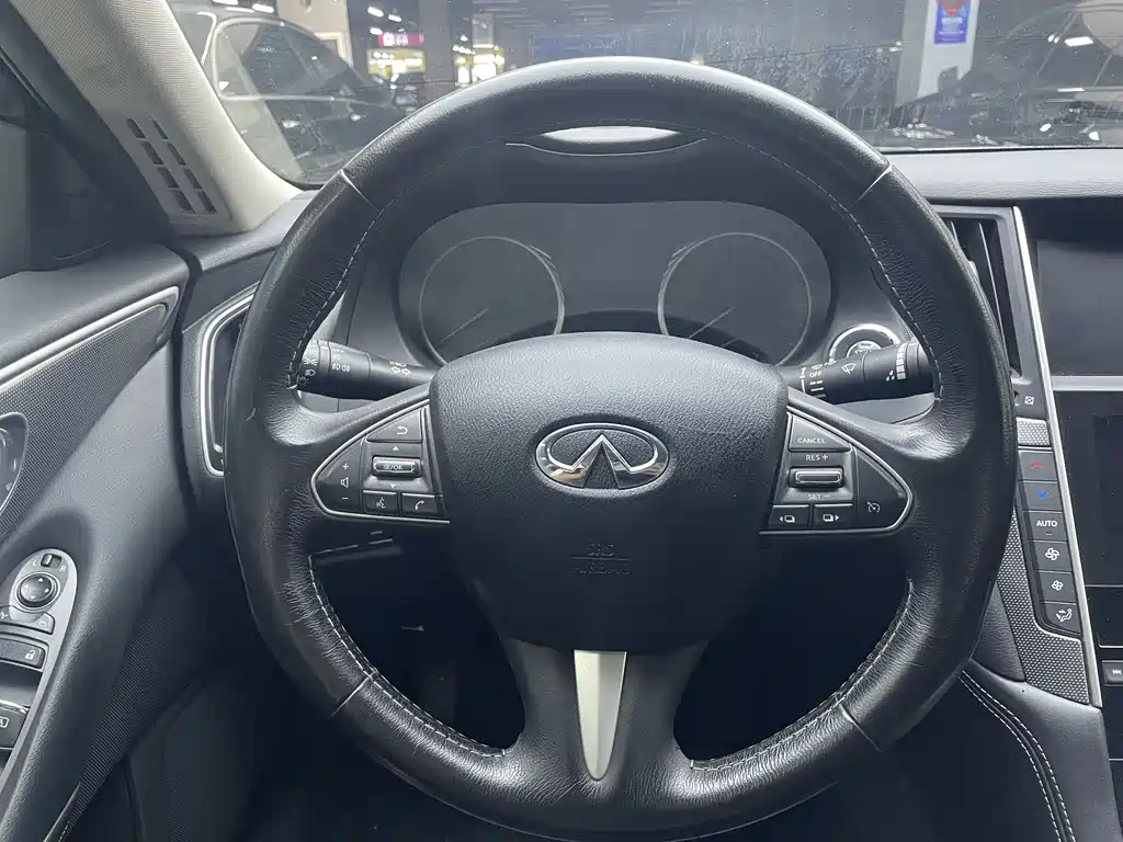 Infiniti Q50L 2017 — фото 13