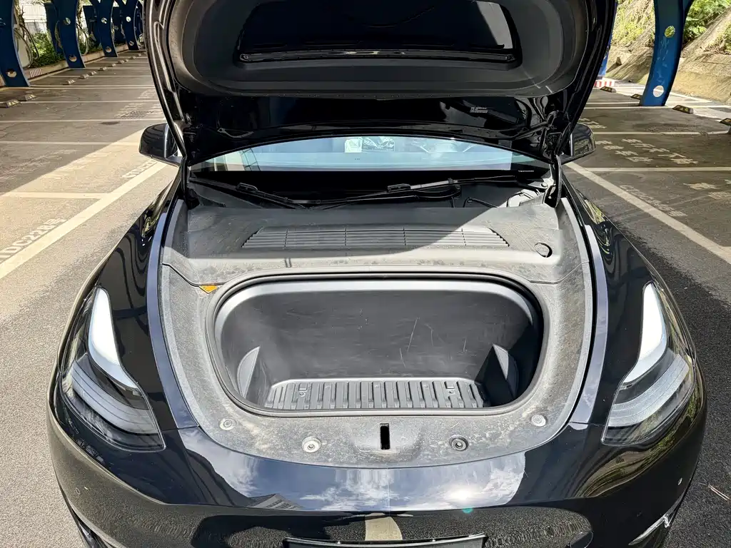 Tesla Model Y 2023 — фото 14