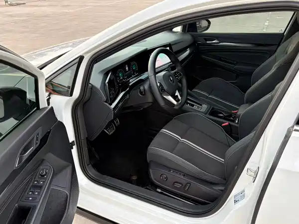 Volkswagen Golf 2023