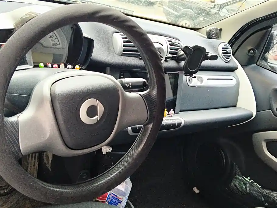 smart Fortwo 2015 — фото 12