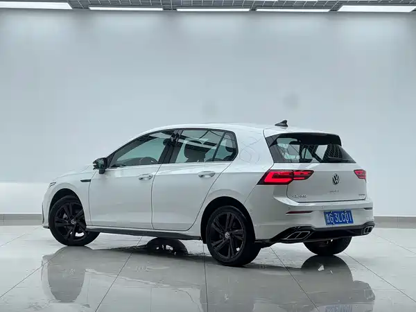 Volkswagen Golf 2023