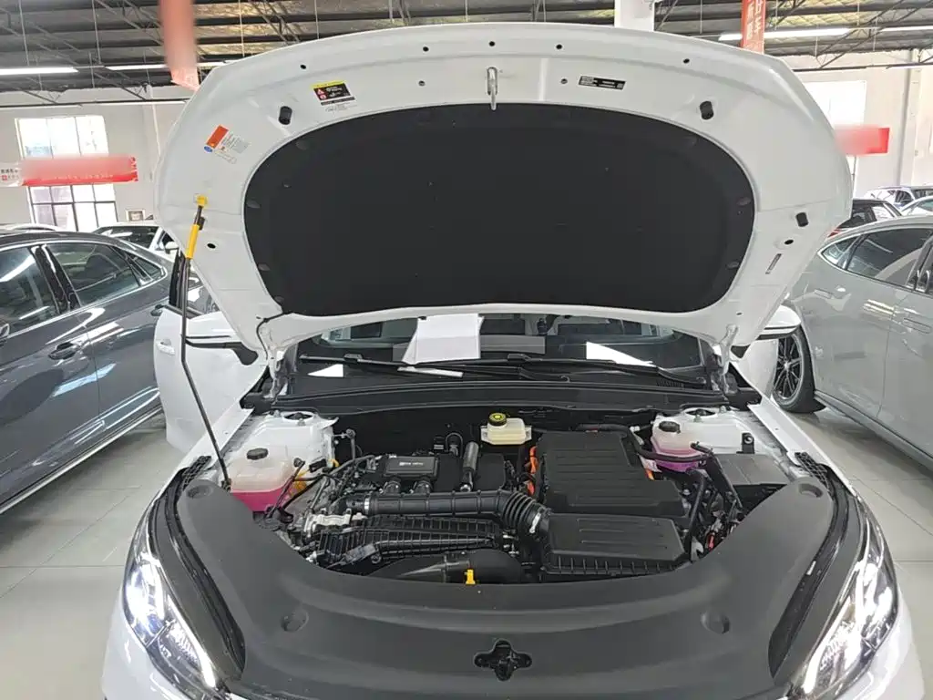 BYD Seal 05 DM-i 2025 — фото 16