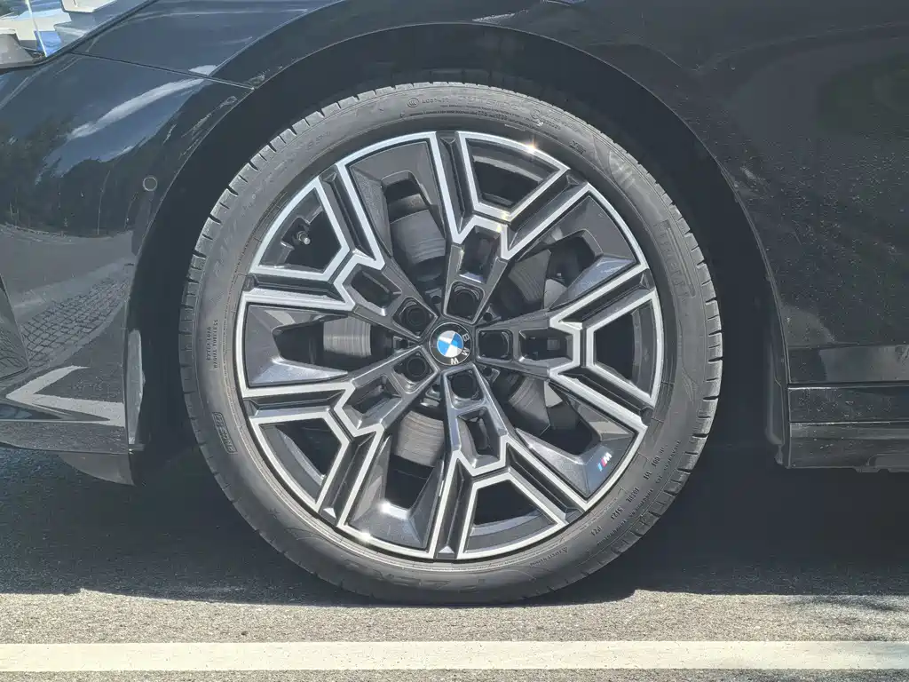 BMW 5 Series 2025