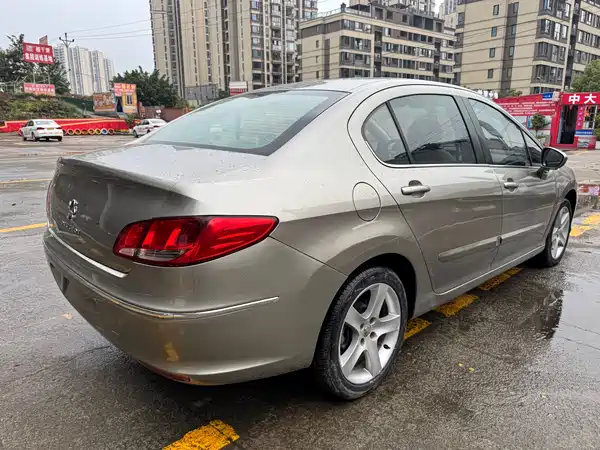 Peugeot 408 2011