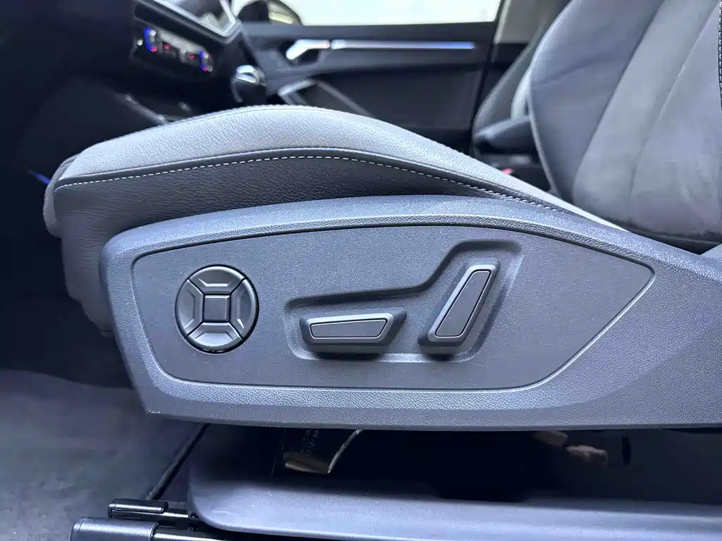 Audi Q3 2022 — фото 16