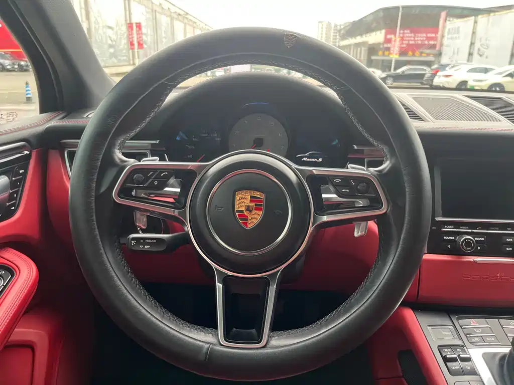 Porsche Macan 2015 — фото 11