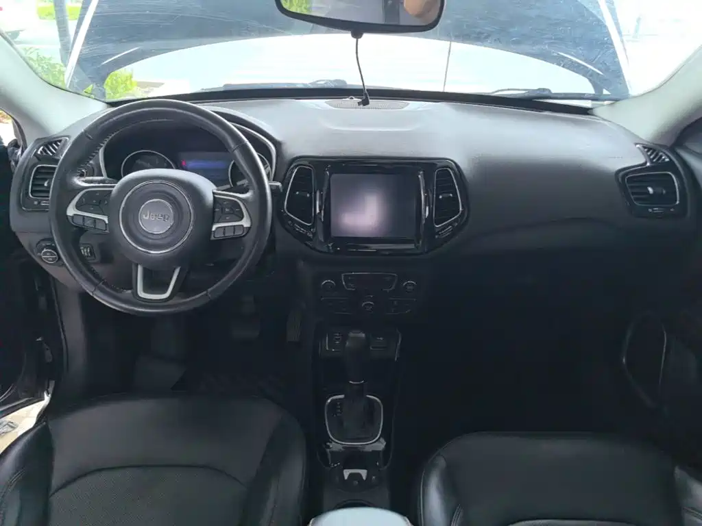 Jeep Compass 2020 — фото 10