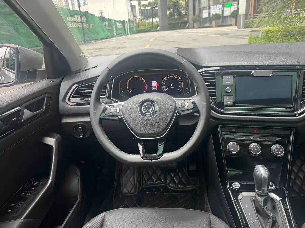 Volkswagen T-Roc 2020 — фото 18