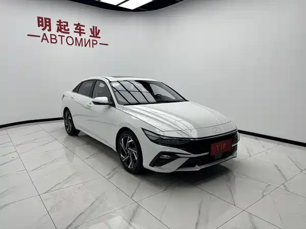 Hyundai Elantra 2023