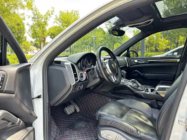Porsche Cayenne 2014
