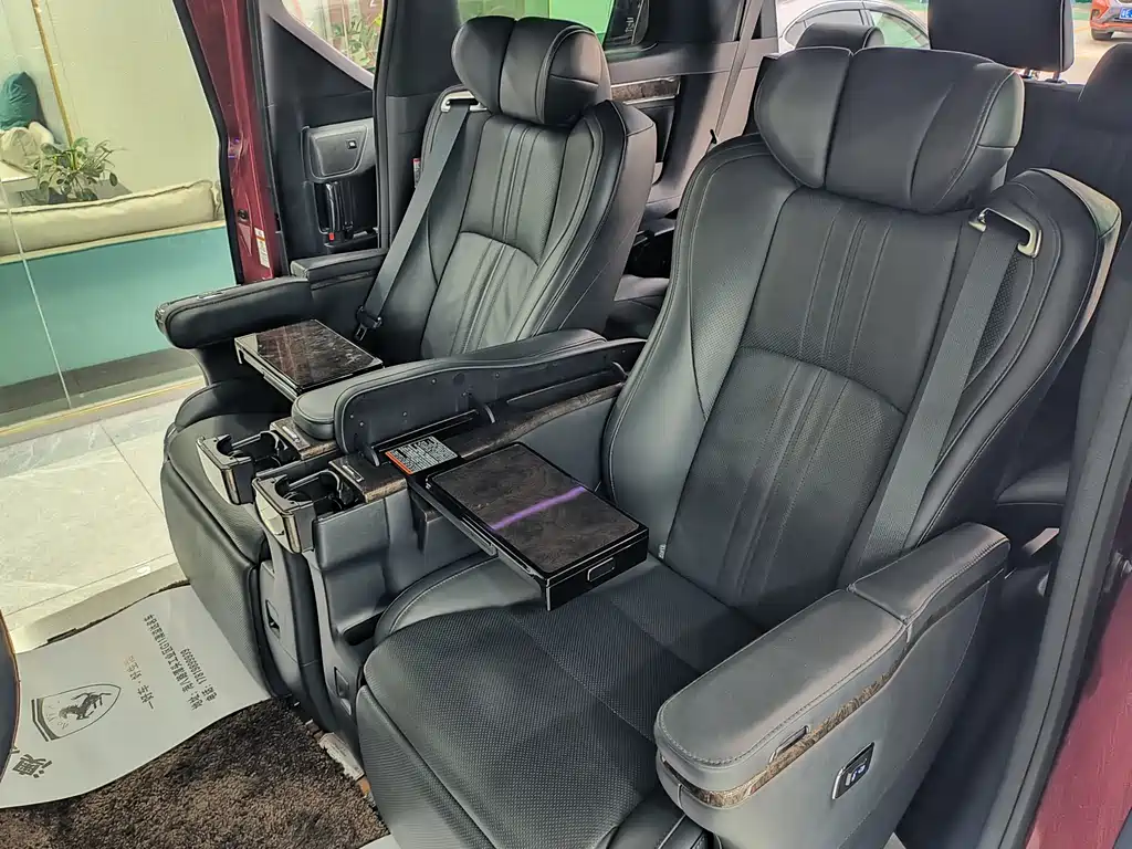 Toyota Alphard 2020 — фото 5