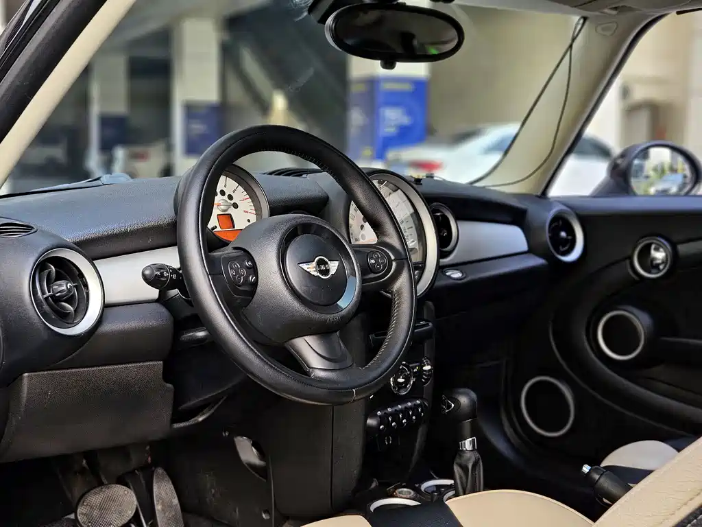 MINI Clubman 2012 — фото 15