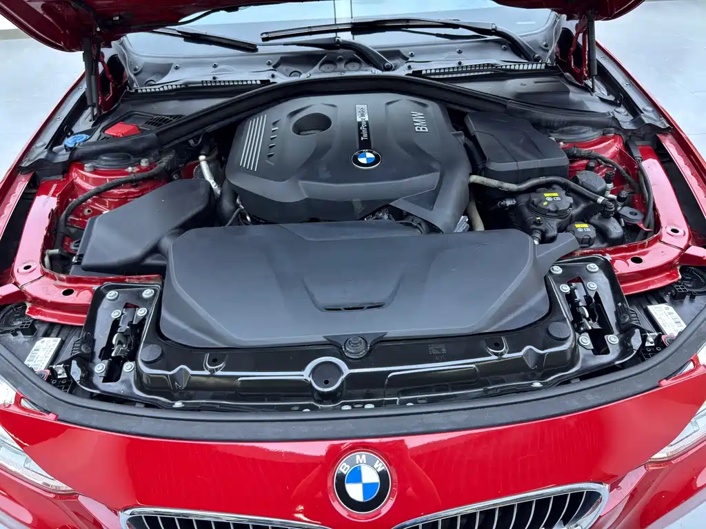 BMW 3 Series 2018 — фото 10