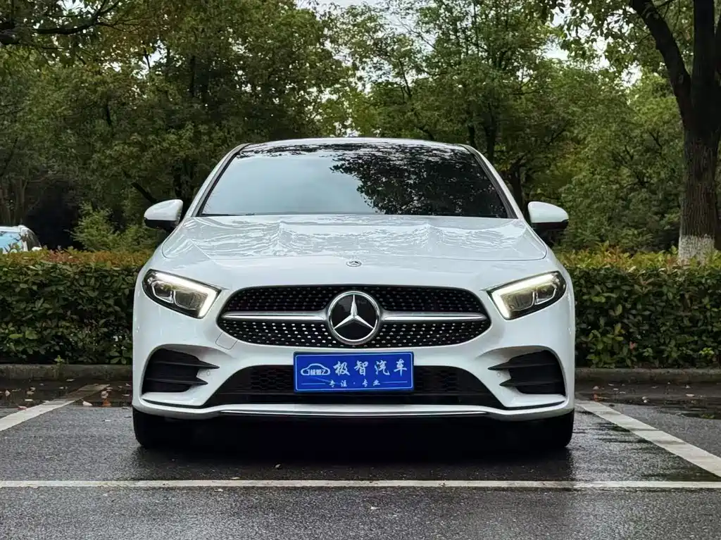 Mercedes-Benz A-Class 2023 — фото 2