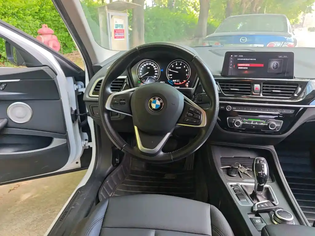 BMW 1 Series 2021 — фото 11