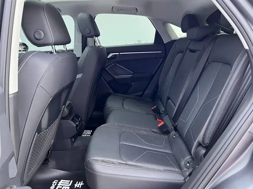 Audi Q3 Sportback 2023 — фото 17