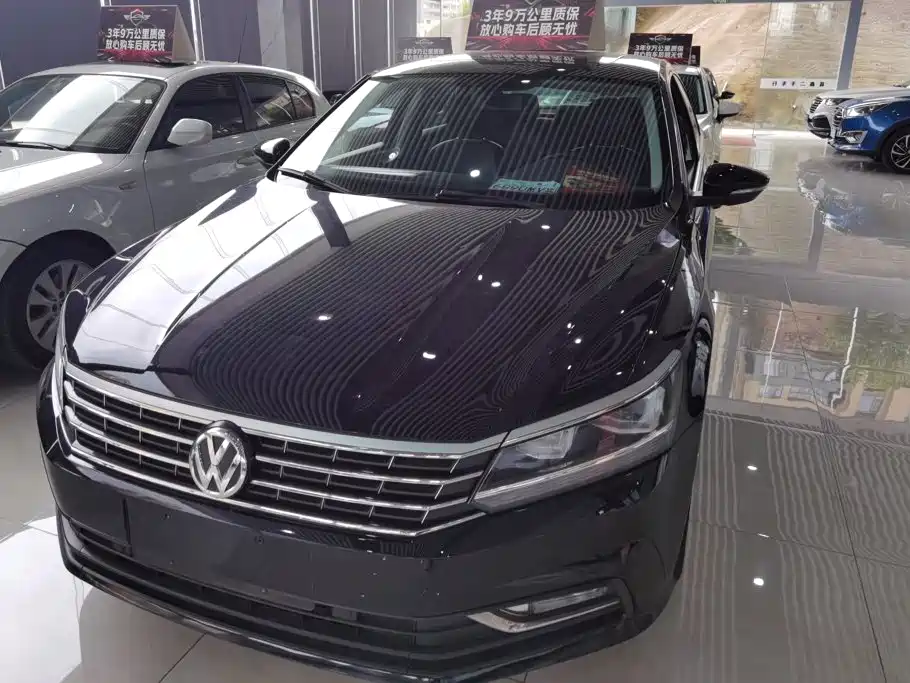 Volkswagen Passat 2018 — фото 1