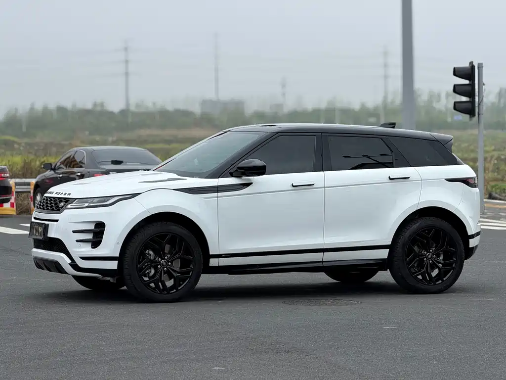 Land Rover Evoque 2021 — фото 10