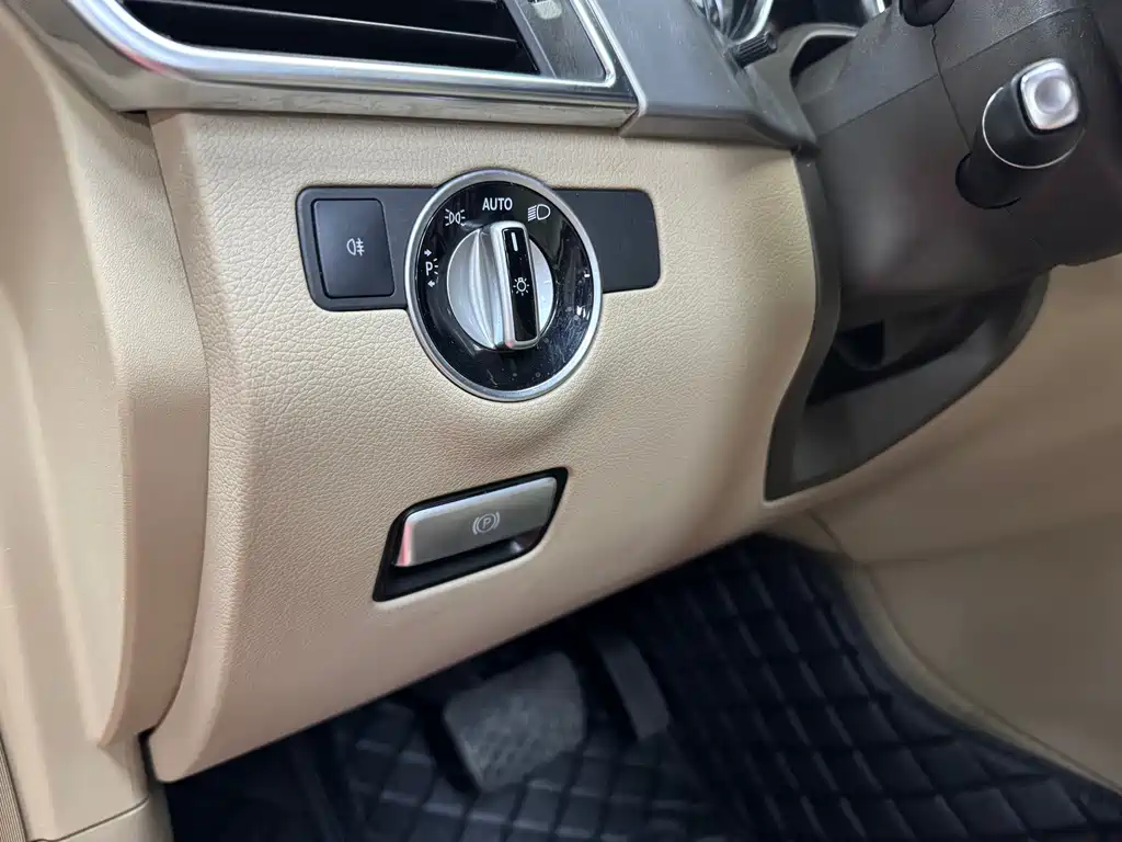 Mercedes-Benz M-Class 2015 — фото 22