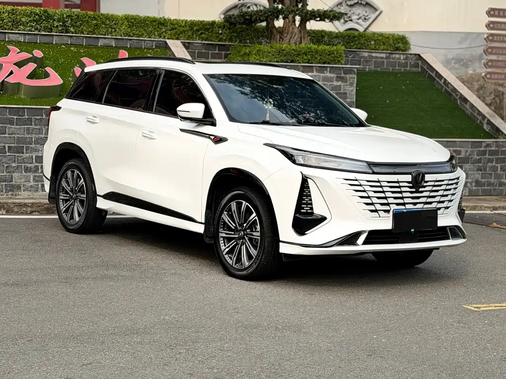 Changan CS75 PLUS 2024 — фото 3