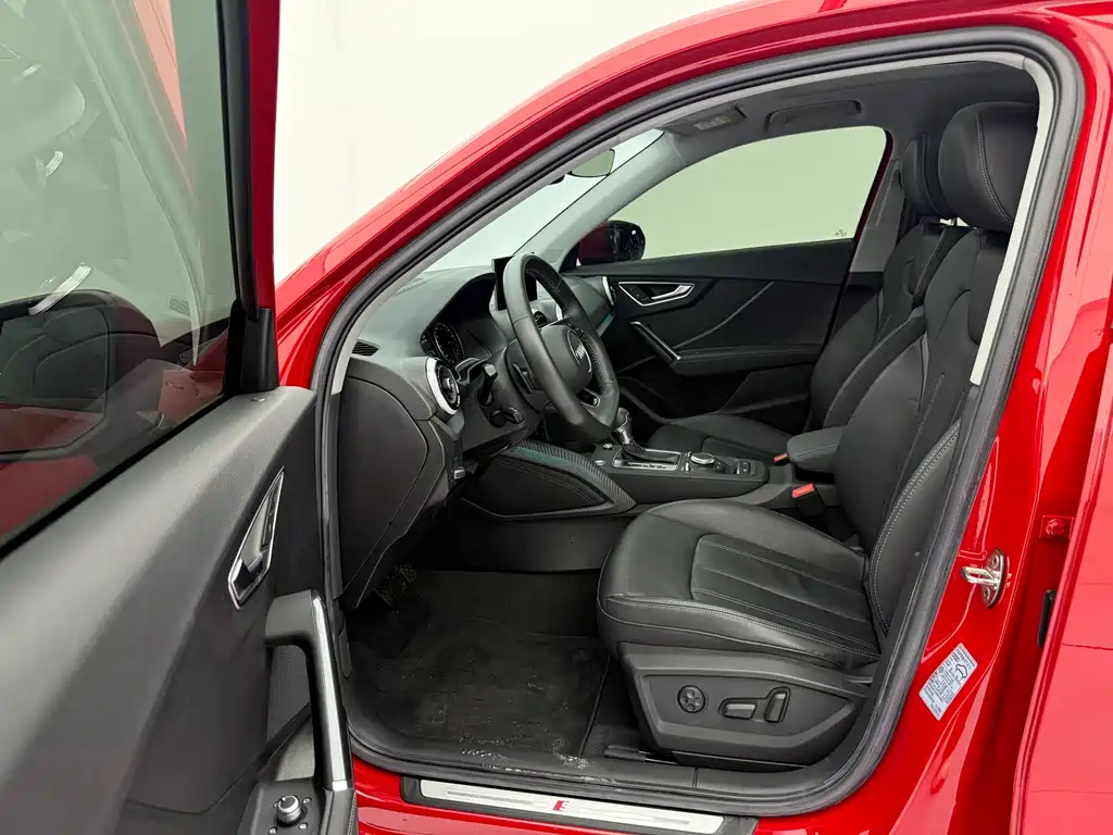 Audi Q2L 2022 — фото 23