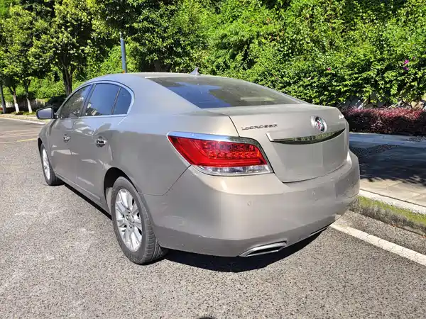 Buick LaCrosse 2012