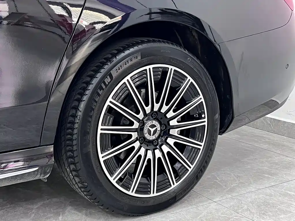 Mercedes-Benz E-Class 2023 — фото 23