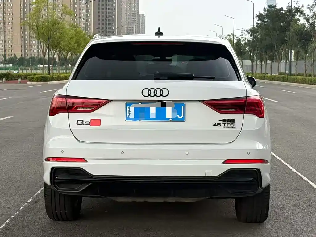 Audi Q3 2023 — фото 8