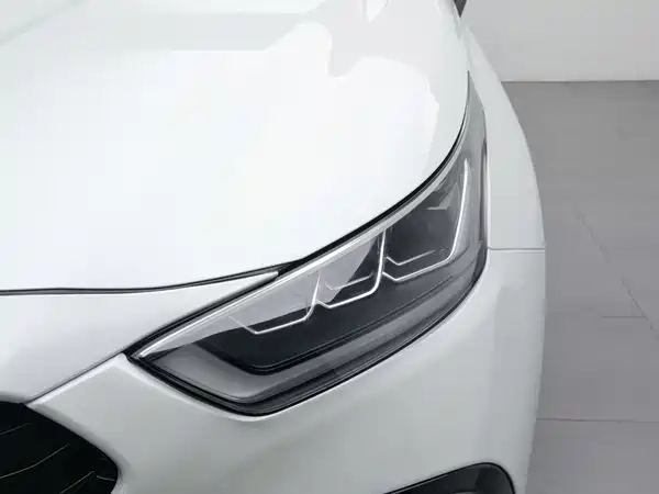 Toyota Crown Kluger 2023
