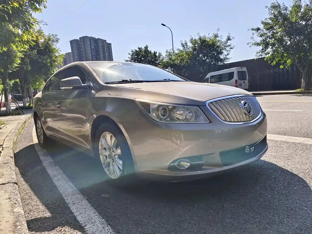 Buick LaCrosse 2012 — фото 3
