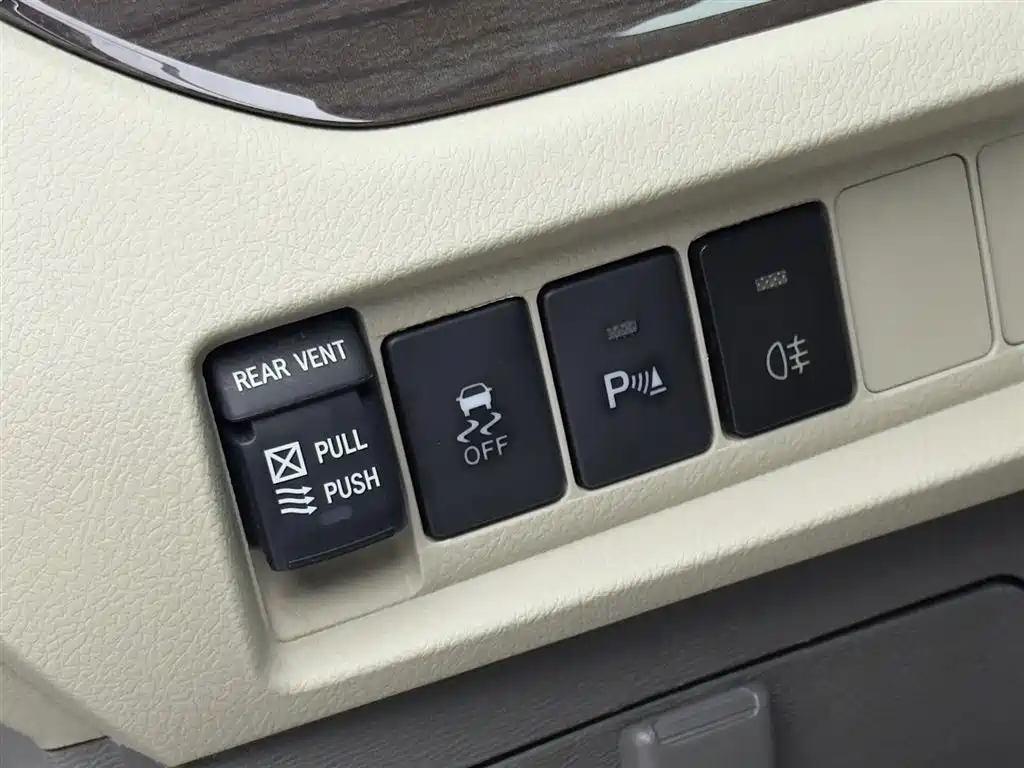Toyota Sienna 2020 — фото 15