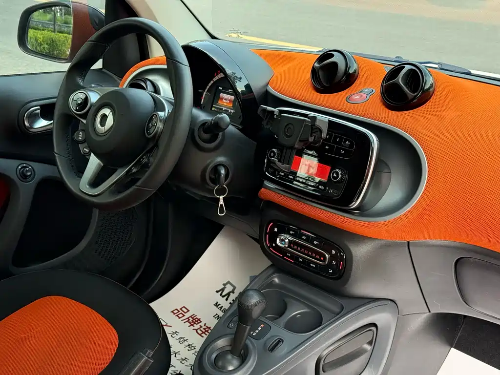 smart fortwo 2015 — фото 8