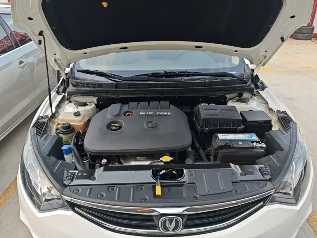 Changan Eado XT 2015 — фото 20
